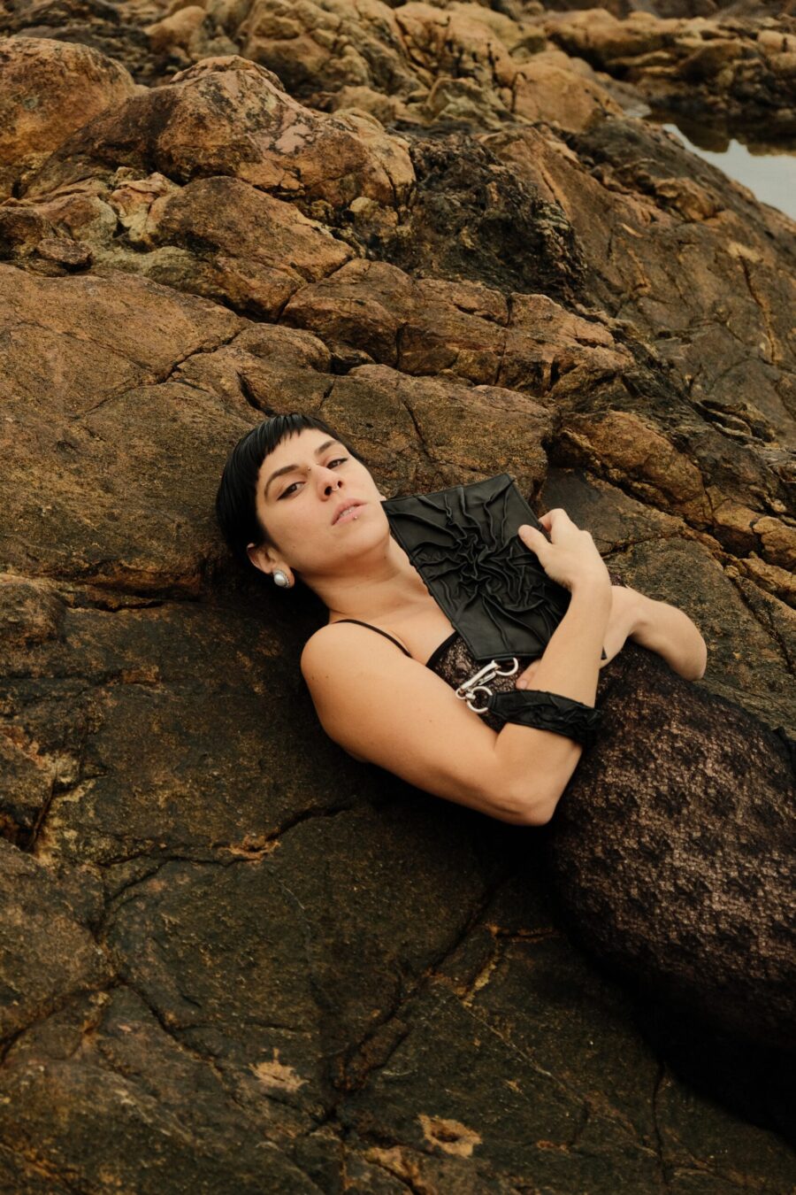 Textured clutch - Image 6