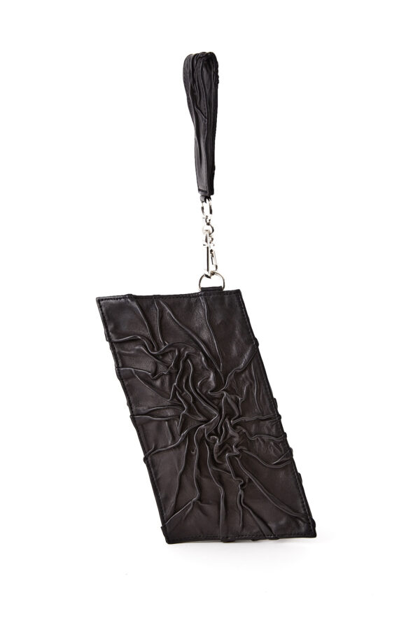 Textured clutch
