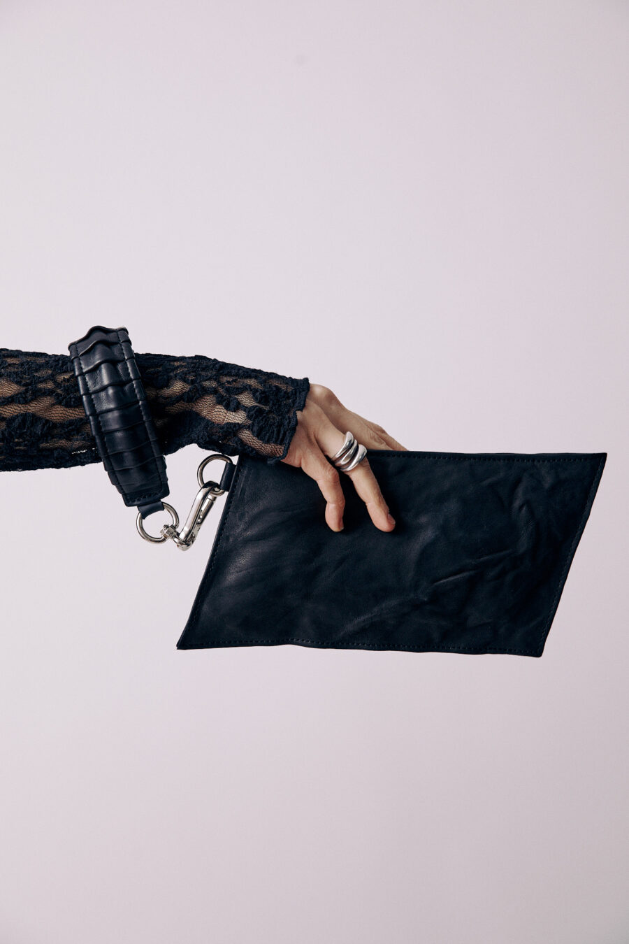 Oyster clutch - Image 4